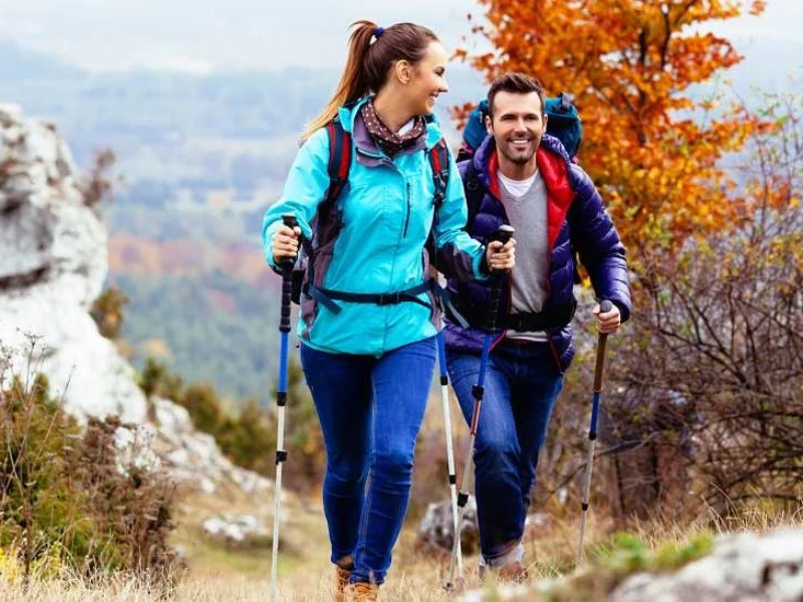 عصای کوهنوردی چیست؟ {راهنمای جامع خرید باتوم کوهنوردی} 3 Best Hiking Poles 1 min e1655210603491