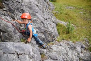 بررسی سن شروع کوهنوردی
