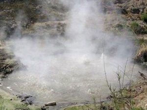  چشمه آب گرم سیرچ