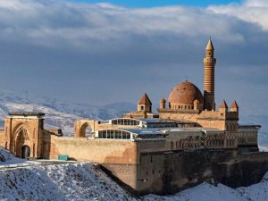 قله آرارات ترکیه؛ معرفی، ارتفاع و راهنمای صعود به بام ترکیه 5 کاخ اسحاق پاشا